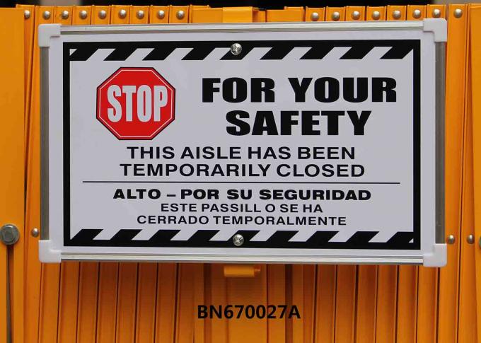 Portes de sécurité se pliantes portatives en acier résistantes d'entrepôt avec l'étiquette de mise en garde